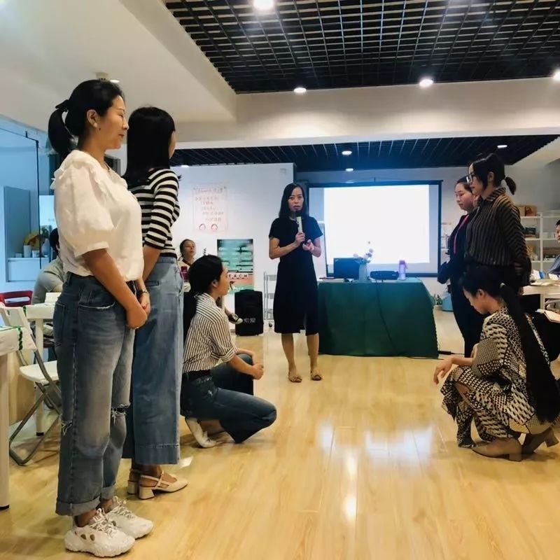 如何在商务培训中通过导师制度实现有效的知识传递