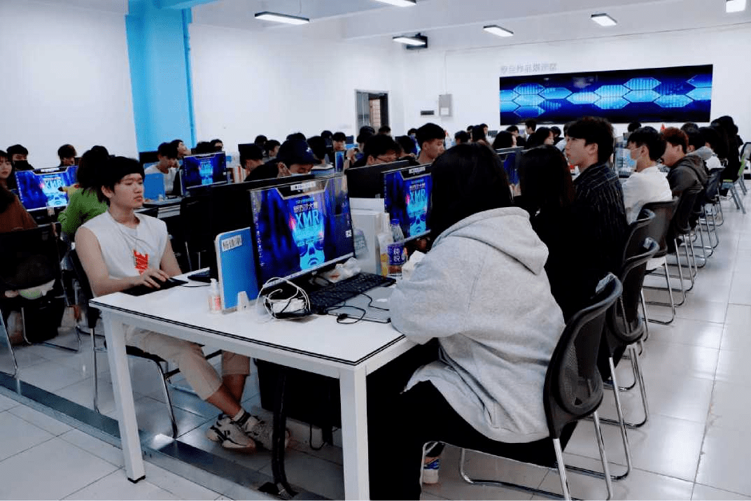 如何在商务培训中利用虚拟现实技术提升知识管理体验