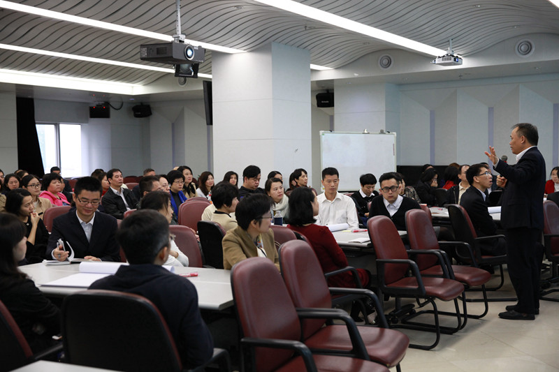 行业变化如何影响商务培训师的角色与技能
