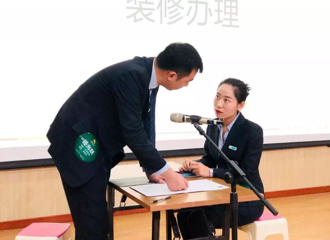 如何利用情境模拟加强客户服务技能