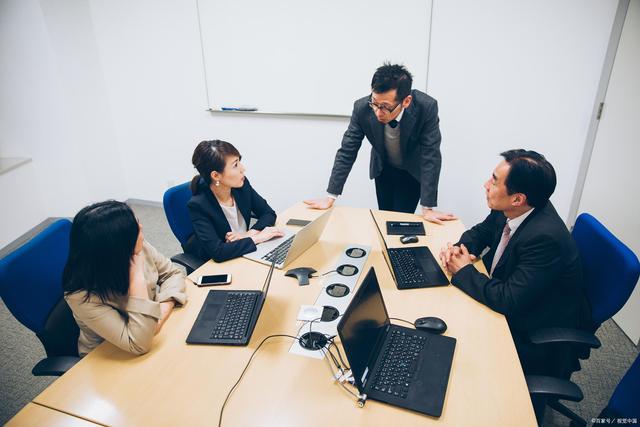 如何利用实践操作强化商务培训中的关键能力