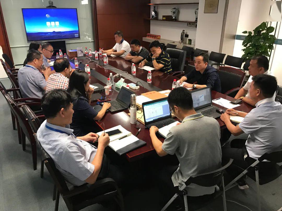 如何通过小组竞赛增强商务培训的竞争性