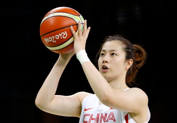 山东女篮迎战关键比赛，全队士气高涨